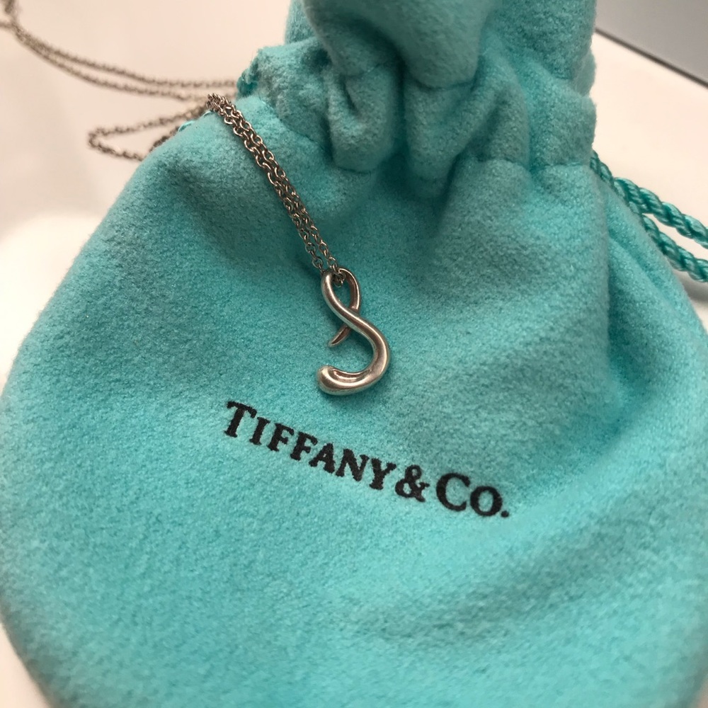 Tiffany’s letter ‘S’ initial pendant necklace